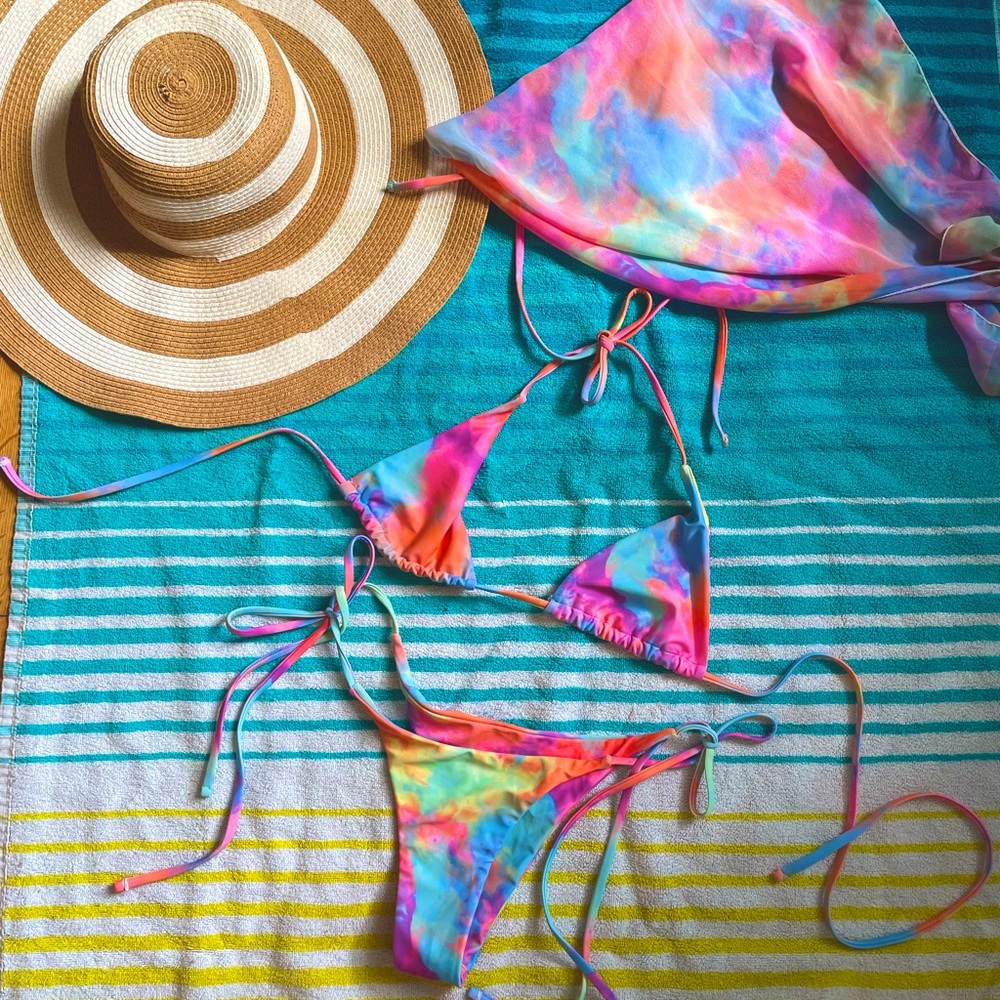 3-piece small bikini set!